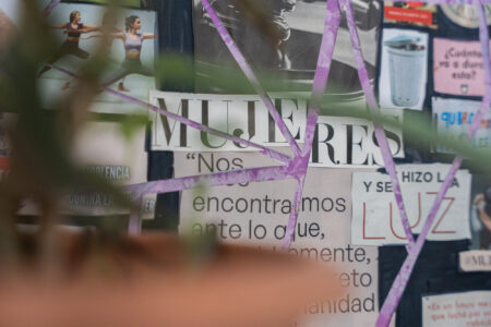 Compartimos conocimiento: ‘Abrazos extendidos’, el artículo de las compañeras de Igualdad y Feminismos